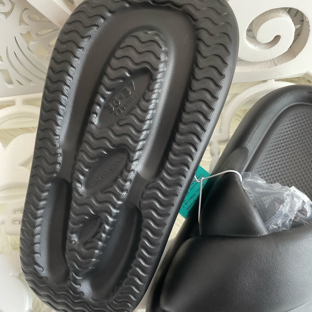 SLIP ON SANDALS - Picture 4 of 4